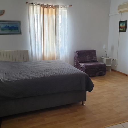 Rooms With A Parking Space Krk - 13553 Vrh  Exterior photo